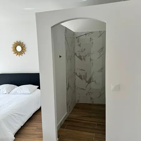 Logis Dore Apartman Menton